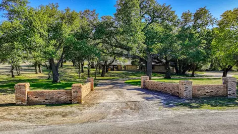 1211 Newport Rd, Weatherford, TX 76086
