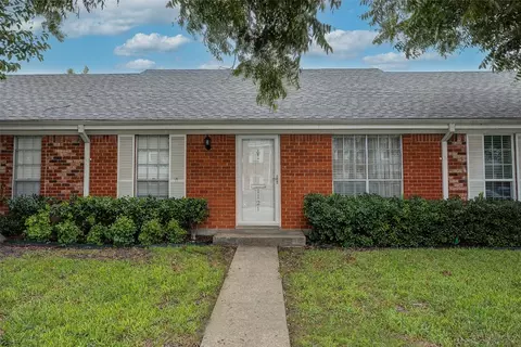 1121 Roaring Springs Rd, Fort Worth, TX 76114