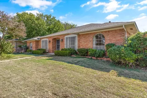 202 N Venice Dr, Duncanville, TX 75116