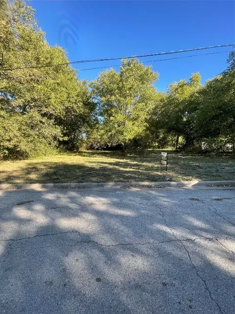 805 Fletcher St, Gainesville, TX 76240