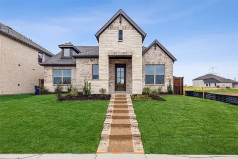 905 Almond Blossom Cir, Crowley, TX 76036