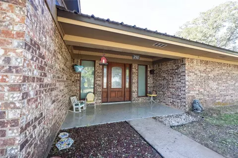 250 La Costa Cir, Weatherford, TX 76088