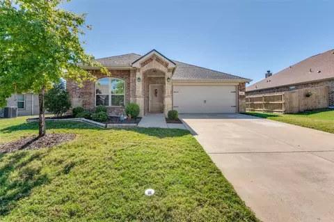 114 Broken Arrow St, Waxahachie, TX 75165