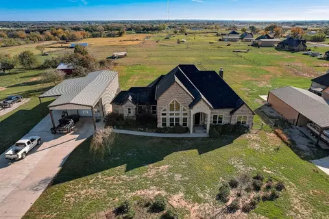 580 Lazy B Ln, Springtown, TX 76082
