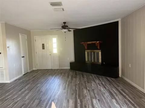 126 Academy Dr, Springhill, LA 71075 photo 3