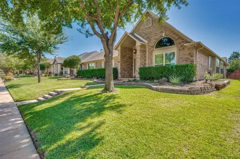1302 Red Maple Dr, Carrollton, TX 75007