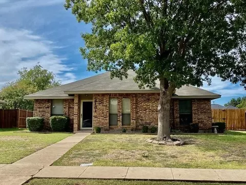3131 Landover Dr, Carrollton, TX 75007