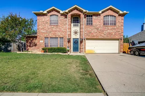 404 Reagan Ln, Burleson, TX 76028