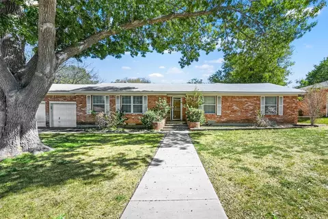 910 Stanley St, Denton, TX 76201