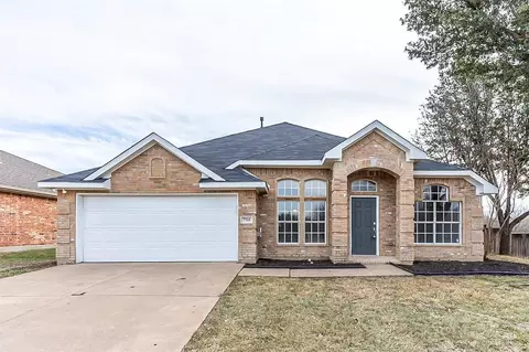 7715 Pittsford Ln, Arlington, TX 76002