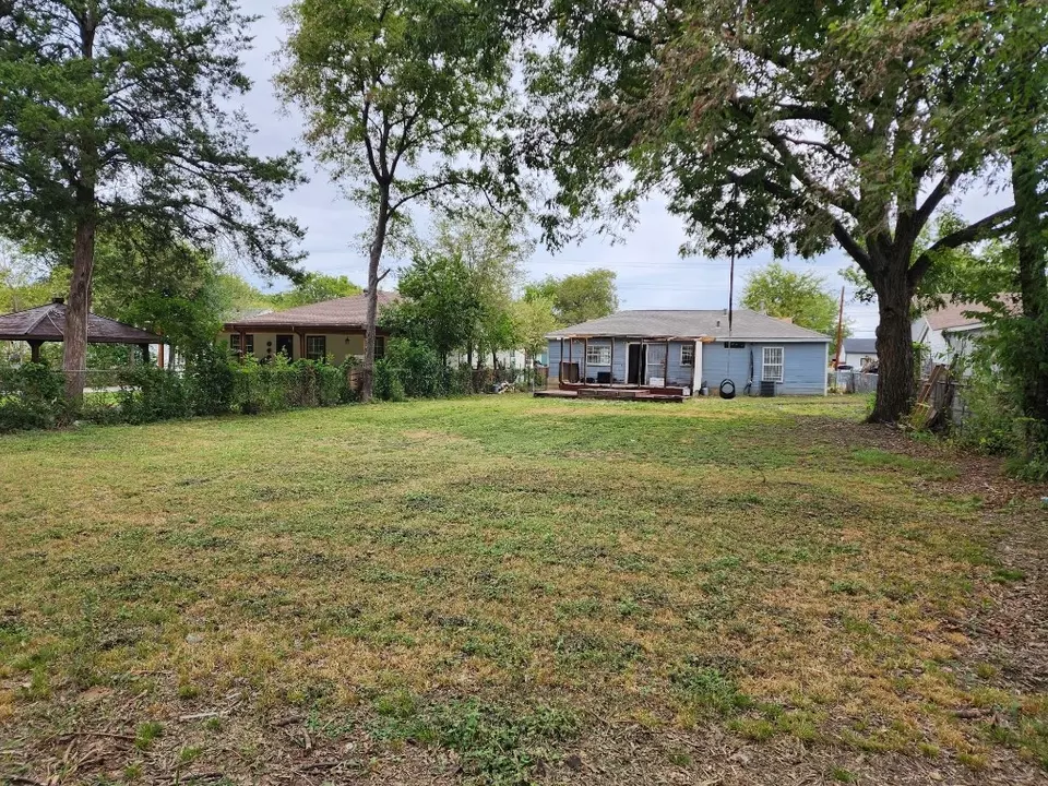  8214 S Norvell Dr, Dallas, TX 75227 photo 13