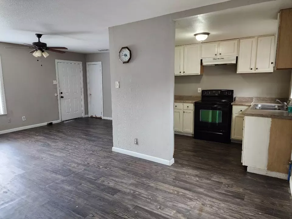  8214 S Norvell Dr, Dallas, TX 75227 photo 10
