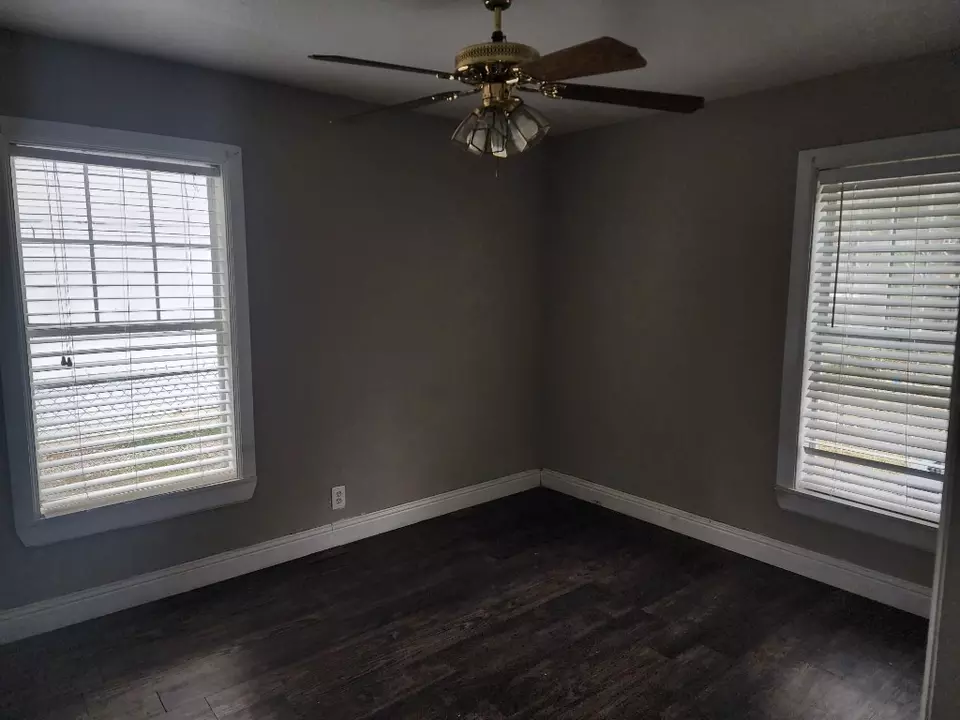  8214 S Norvell Dr, Dallas, TX 75227 photo 16