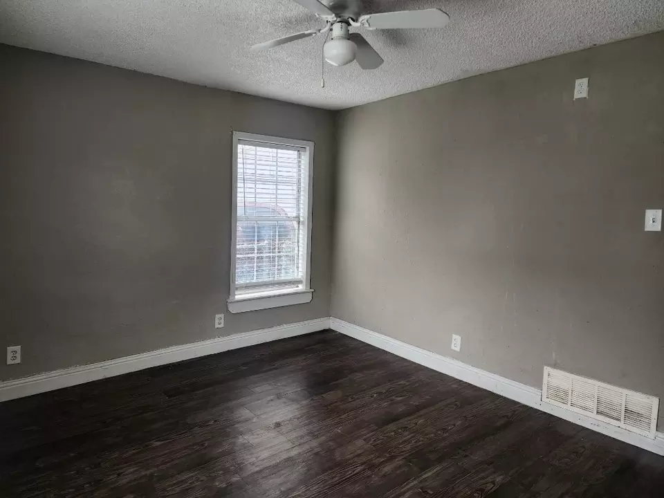  8214 S Norvell Dr, Dallas, TX 75227 photo 6