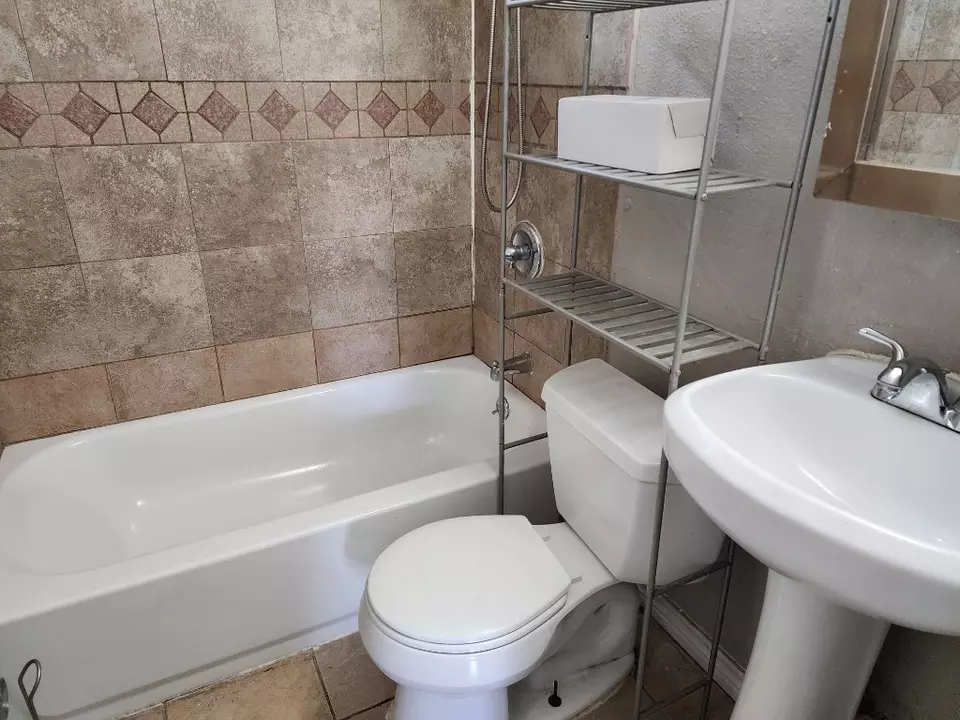  8214 S Norvell Dr, Dallas, TX 75227 photo 3