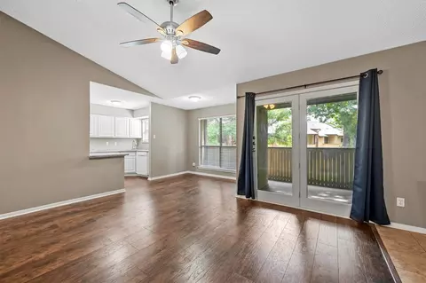 1308 Memory Ln #5122, Arlington, TX 76011