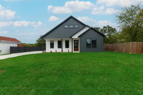 643 Pierson St, Lancaster, TX 75146
