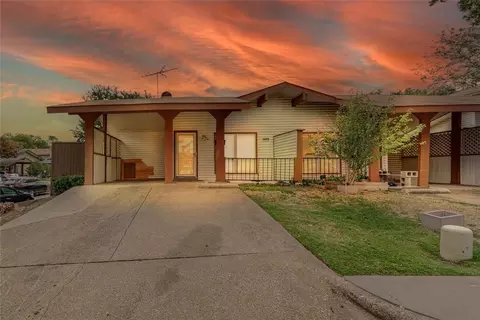 702 Sceptre Cir, Garland, TX 75043