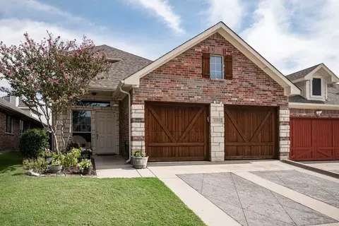 2204 Paige Ct, Carrollton, TX 75006