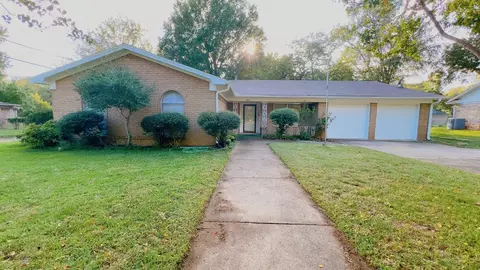 530 SE 26th St, Paris, TX 75460