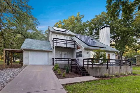 104 Pebble Beach Dr, Mabank, TX 75156