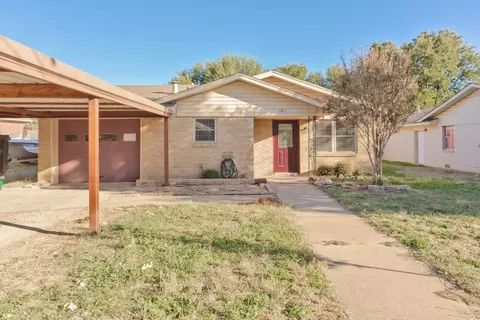 1811 Carpenter St, Bridgeport, TX 76426