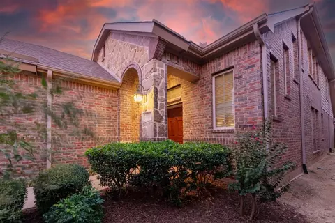 316 Spring Creek Dr, Lantana, TX 76226