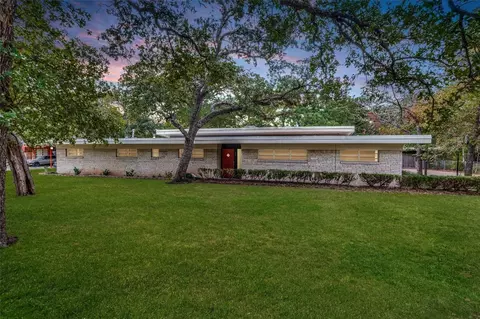 321 Brown Trl, Hurst, TX 76053