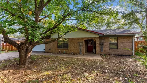 215 S Old Mansfield Rd, Keene, TX 76059