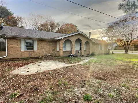 1000 E Ohio St, Van, TX 75790