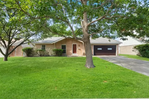 121 Ocean Dr, Richardson, TX 75081