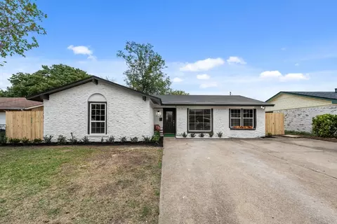 3528 Softcloud Dr, Dallas, TX 75241