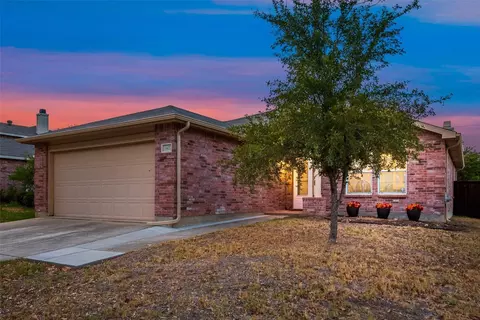 3427 Clydesdale Dr, Denton, TX 76210