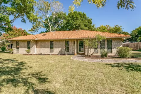 516 Oakcrest Dr, Coppell, TX 75019