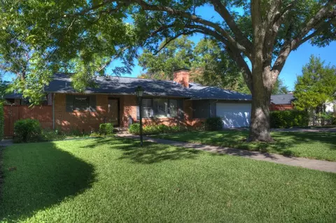 557 Northlake Dr, Dallas, TX 75218