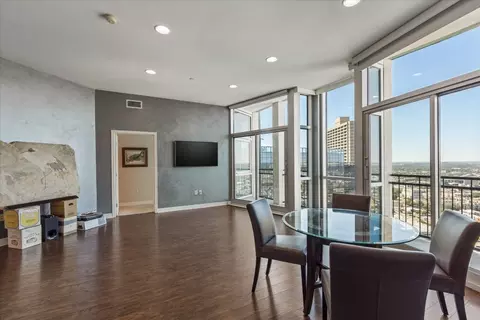 500 Throckmorton St #3007, Fort Worth, TX 76102