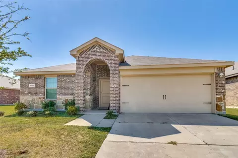 2427 Burkburnett Dr, Forney, TX 75126