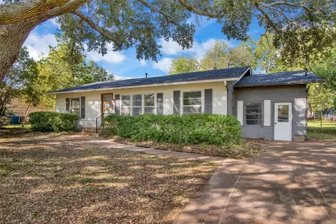 1801 S Bluebonnet Ave, Denison, TX 75020
