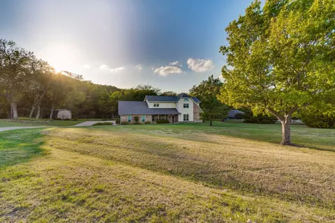 891 Hilltop Rd, Midlothian, TX 76065