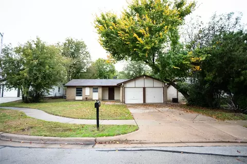 702 S Hunters Glen Cir, Arlington, TX 76015