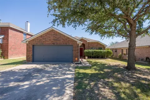 8408 Horse Whisper Ln, Fort Worth, TX 76131