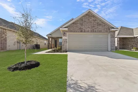 413 Woodhouse Way, Everman, TX 76140