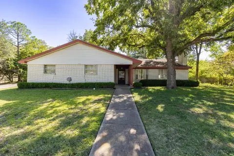 1105 Northwood Dr, Commerce, TX 75428