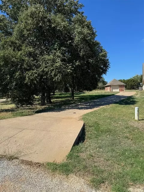 4616 Stoney Creek Ct, Granbury, TX 76049