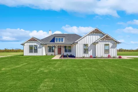 8559 Bernard Rd, Sanger, TX 76266