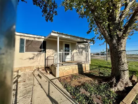 6305 Hunterwood Dr, Granbury, TX 76048