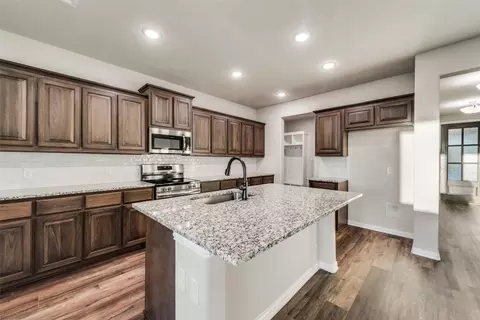 Kitchen - 525 Smith Rd, Springtown, TX 76082 photo 1 of 2