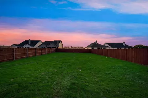 Exterior - 525 Smith Rd, Springtown, TX 76082 photo 10 of 10