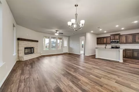 Living - 525 Smith Rd, Springtown, TX 76082 photo 2 of 4