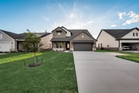 Exterior - 525 Smith Rd, Springtown, TX 76082 photo 6 of 10